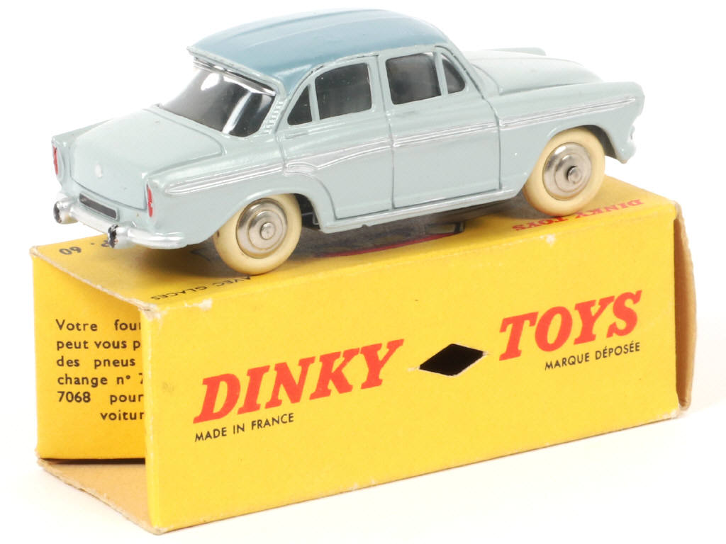 Lot 164 - DINKY TOYS (FRANCE) (1)