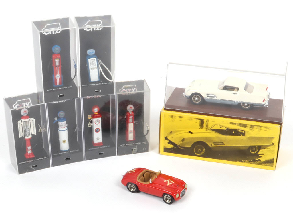 Lot 87 - DIVERS (7)