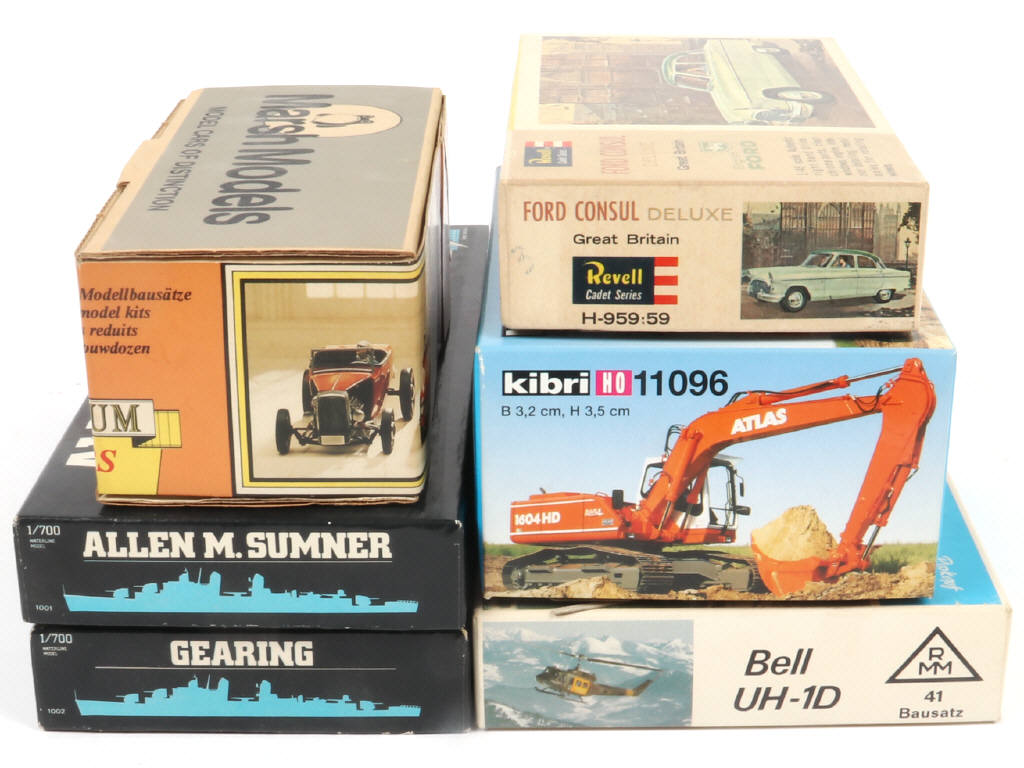 Lot 24 - DIVERS (11)
