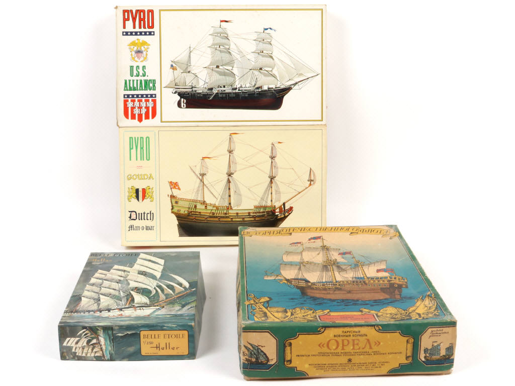 Lot 6 - DIVERS (4)