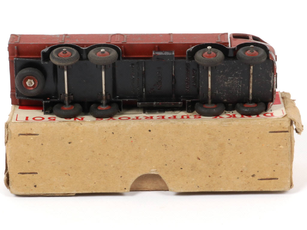 Lot 174 - DINKY TOYS (GB) (1)