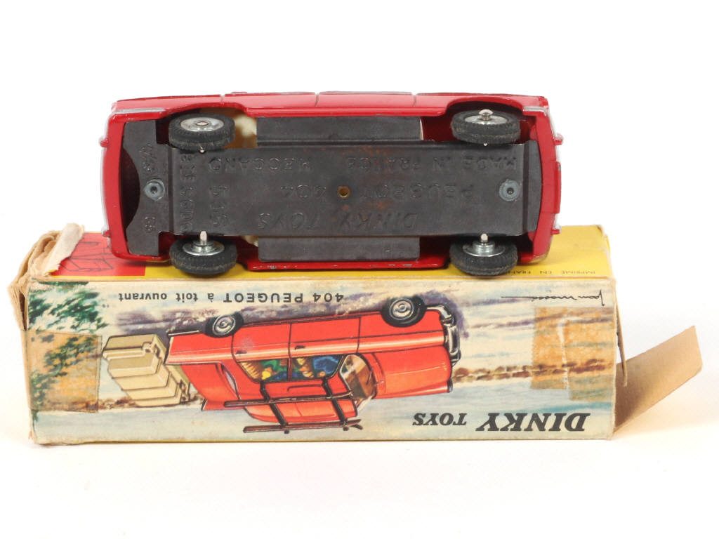 Lot 187 - DINKY TOYS (FRANCE) (1)