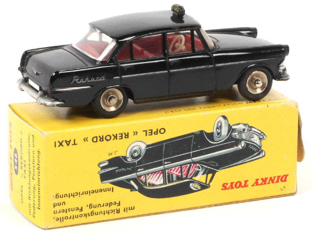 Lot 184 - DINKY TOYS (FRANCE) (1)