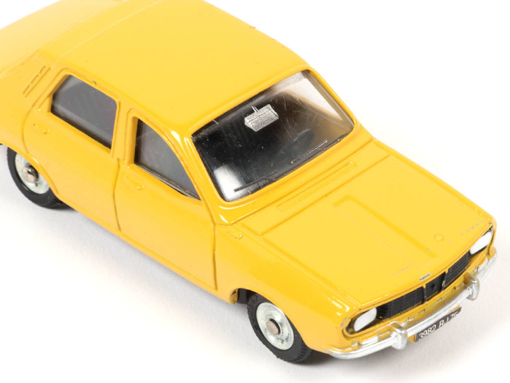 Lot 194 - DINKY TOYS (FRANCE) (1)