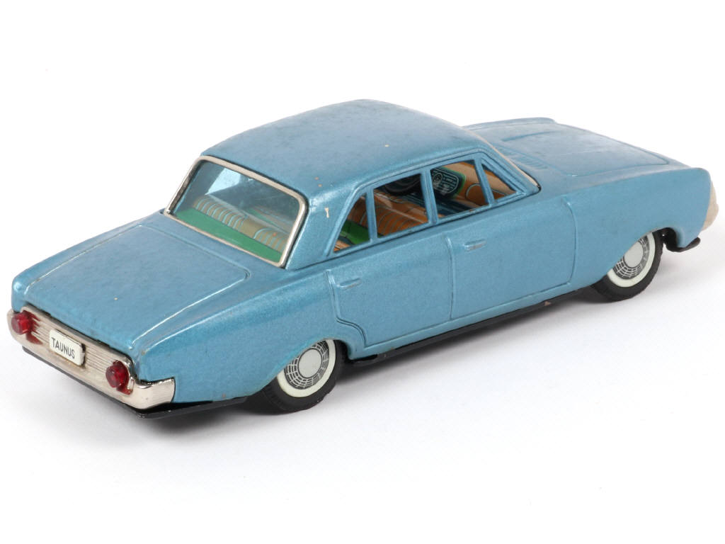 Lot 82 - BANDAÏ (JAPON) (1)