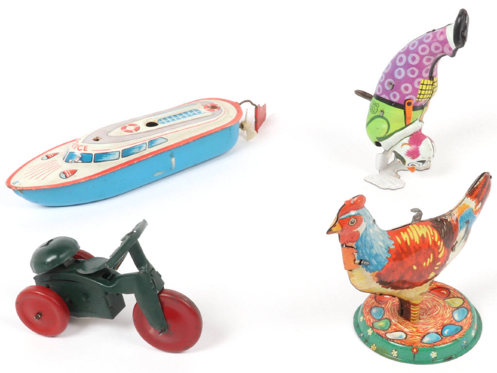 Lot 45 - DIVERS (4)
