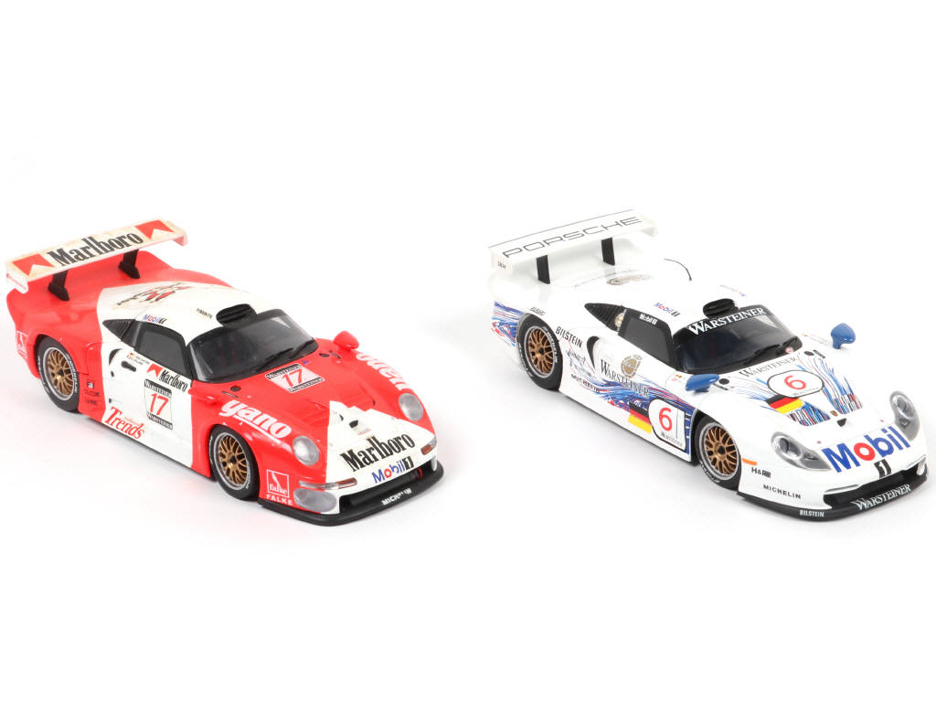 Lot 140 - UT MODELS (CHINE) (2)