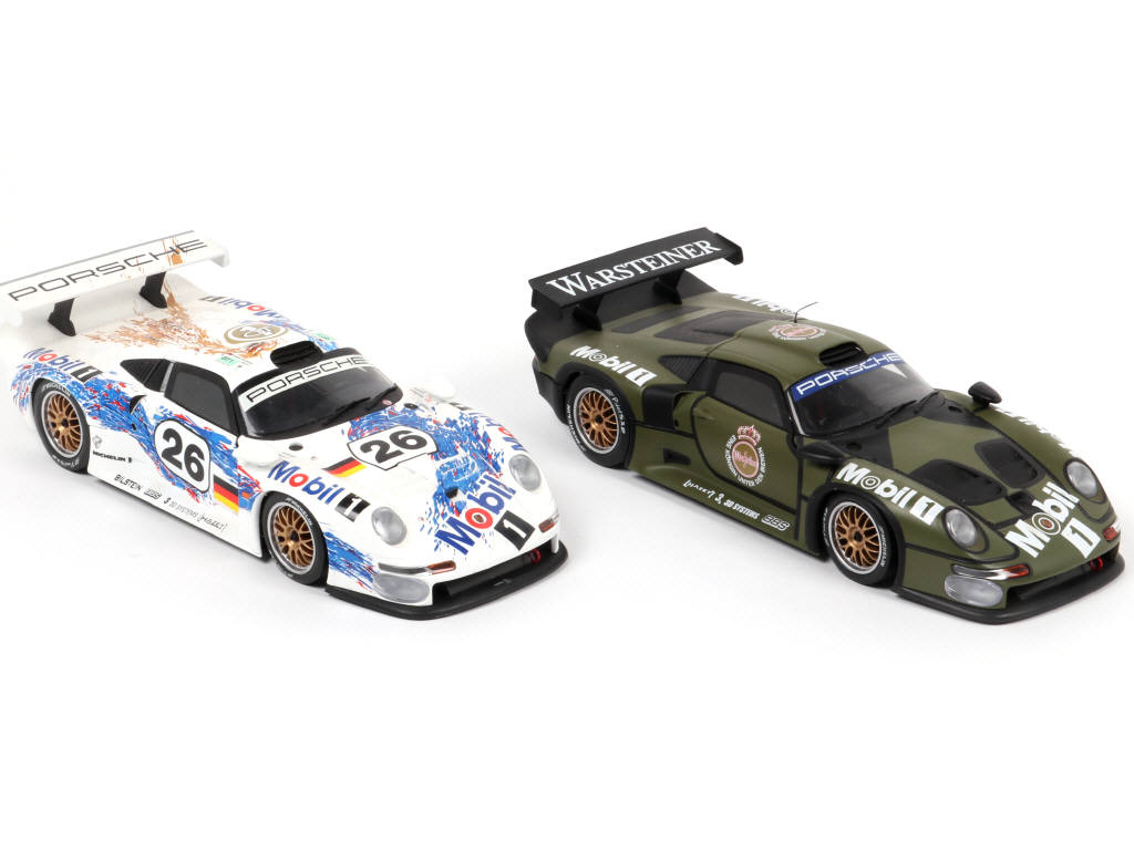 Lot 139 - UT MODELS (CHINE) (2)