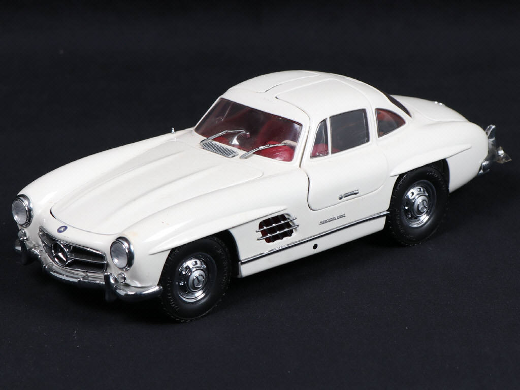 Lot 32 - KYOSHO (JAPON) (1)
