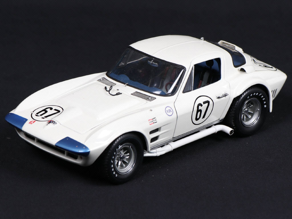 Lot 50 - EXOTO (USA) (1)