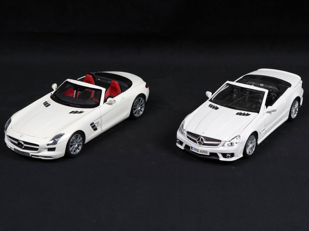 Lot 118 - DIVERS (2)