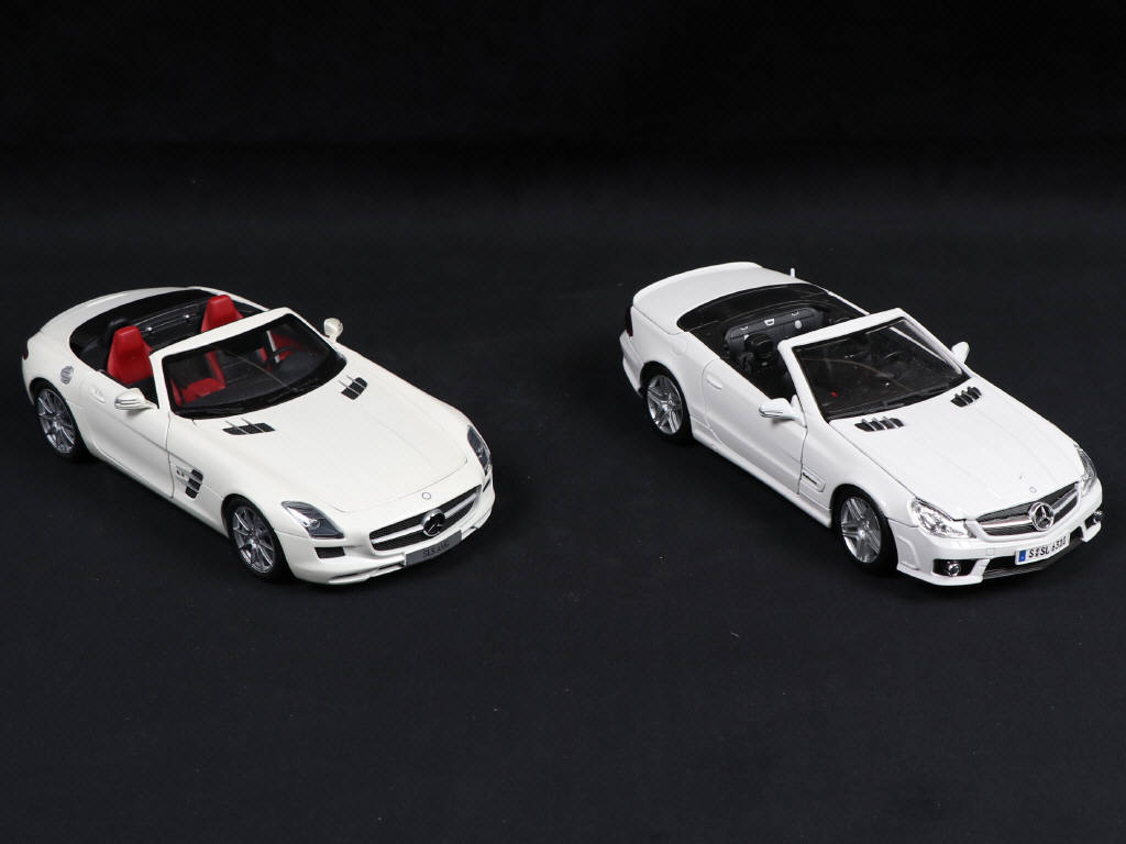 Lot 118 - DIVERS (2)