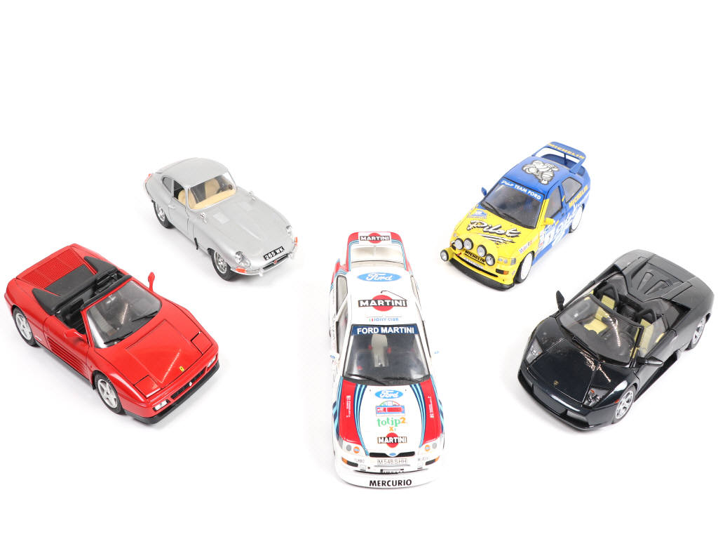 Lot 187 - DIVERS (5)