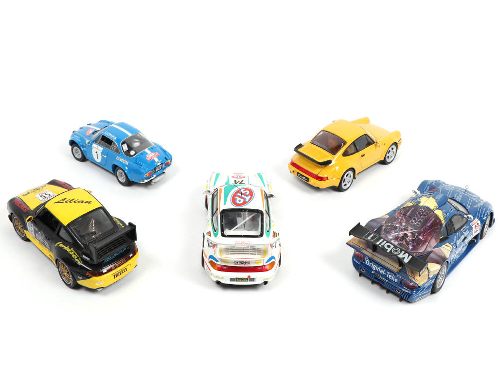 Lot 174 - DIVERS (1)