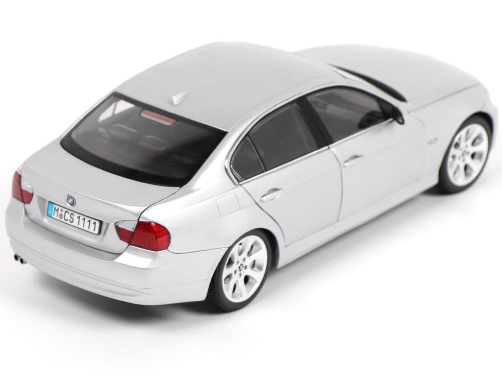 Lot 28 - KYOSHO (JAPON) (1)
