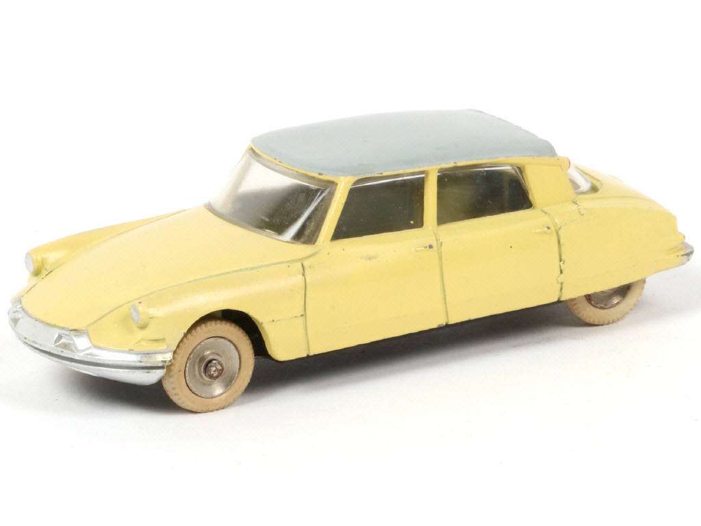 Lot 196 - DINKY TOYS (FRANCE) (1)