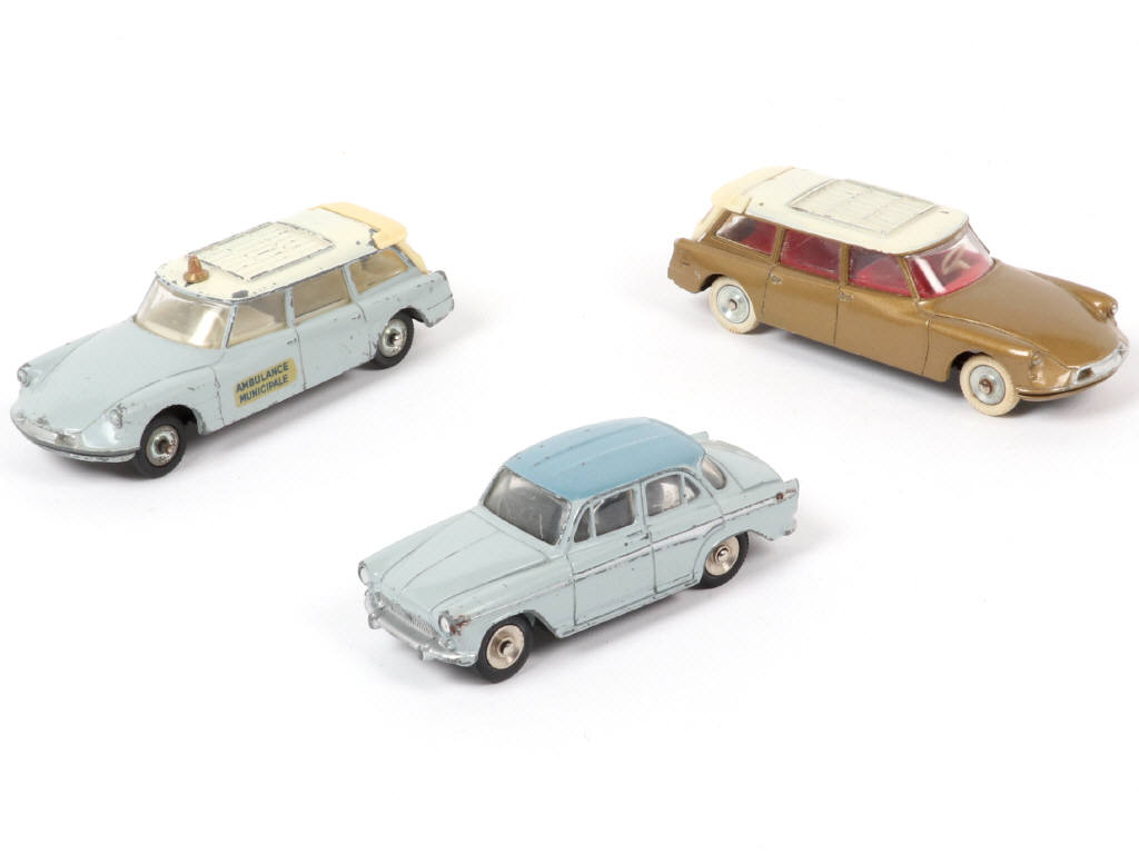 Lot 241 - DINKY TOYS (FRANCE) (3)