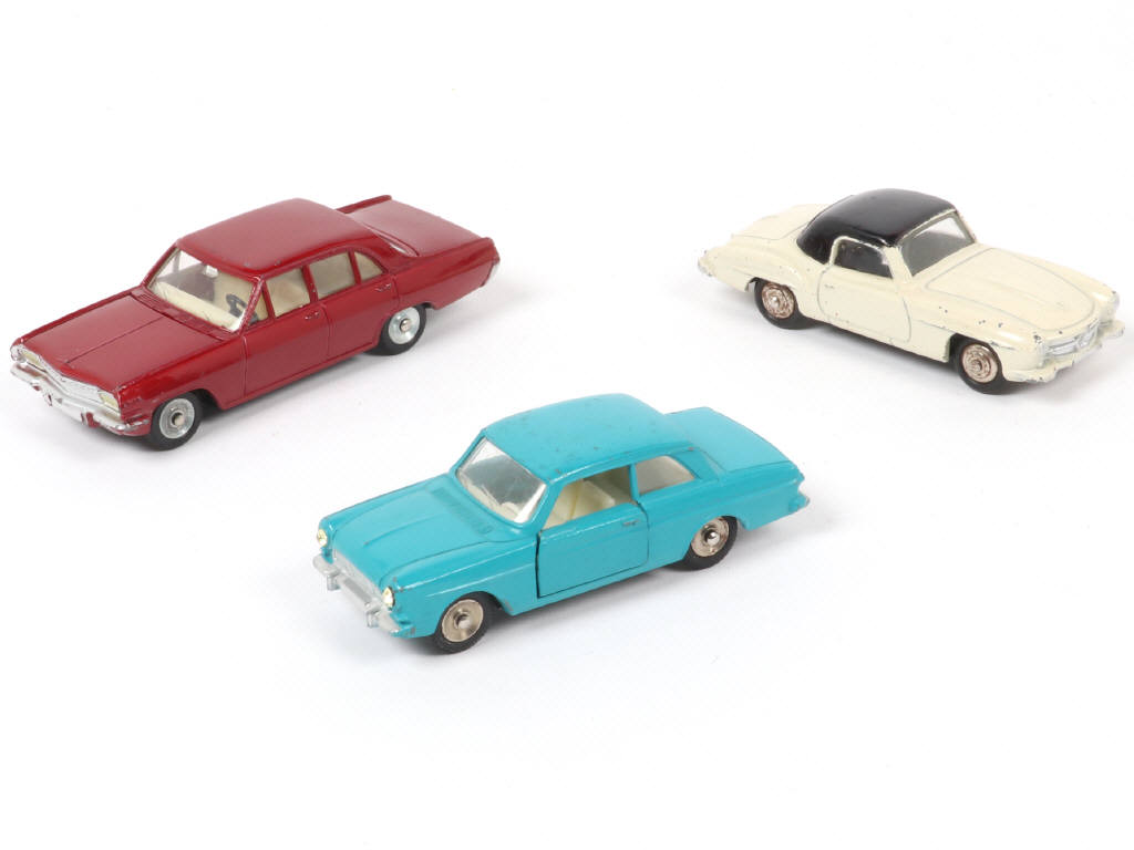 Lot 238 - DINKY TOYS (FRANCE) (3)