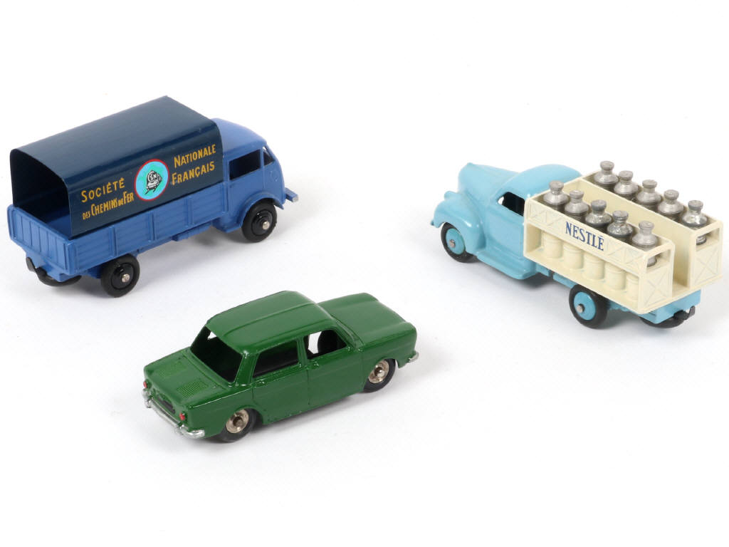Lot 242 - DINKY TOYS (FRANCE) (3)