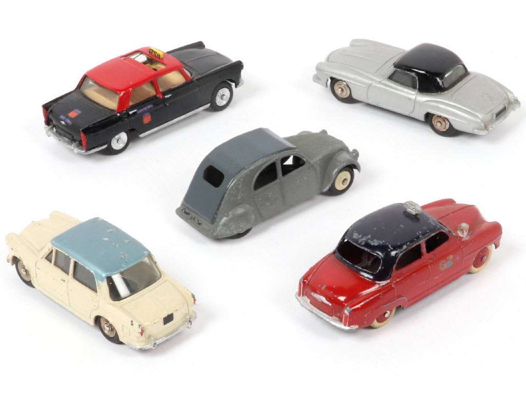 Lot 259 - DINKY TOYS (FRANCE) (5)
