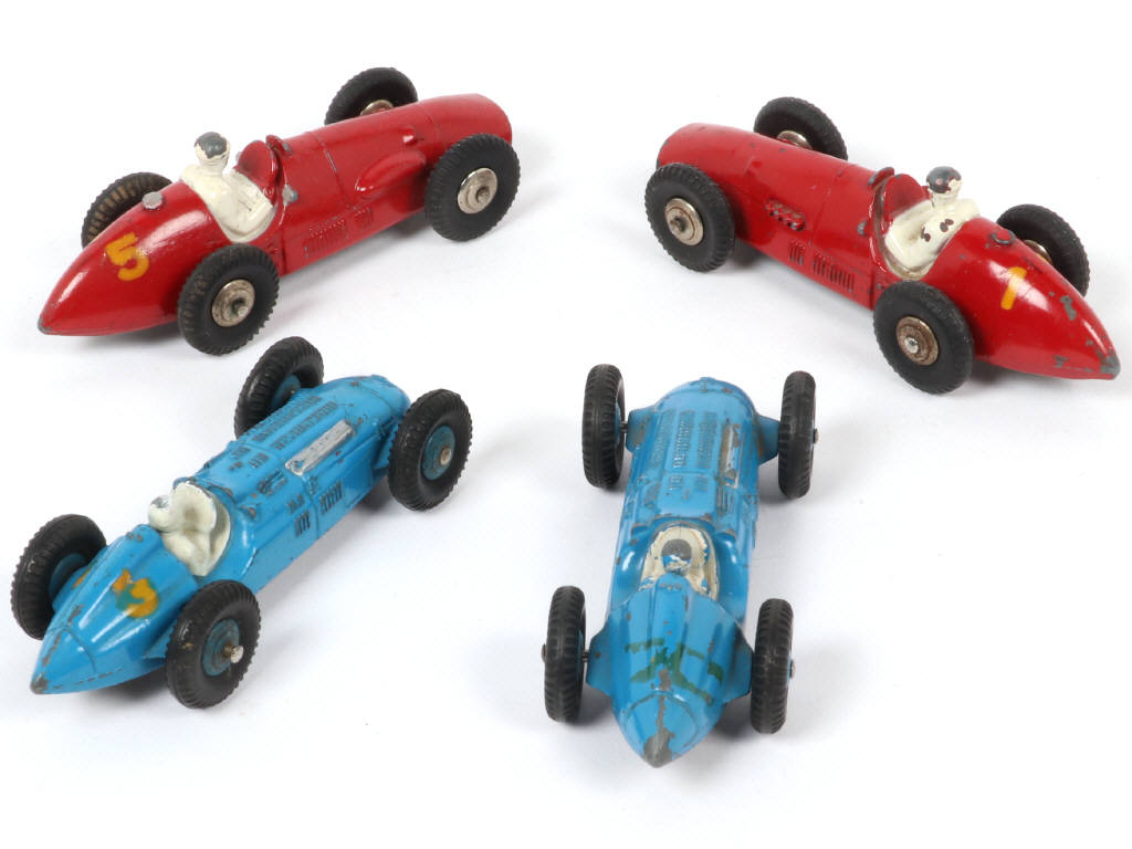 Lot 251 - DINKY TOYS (FRANCE) (4)