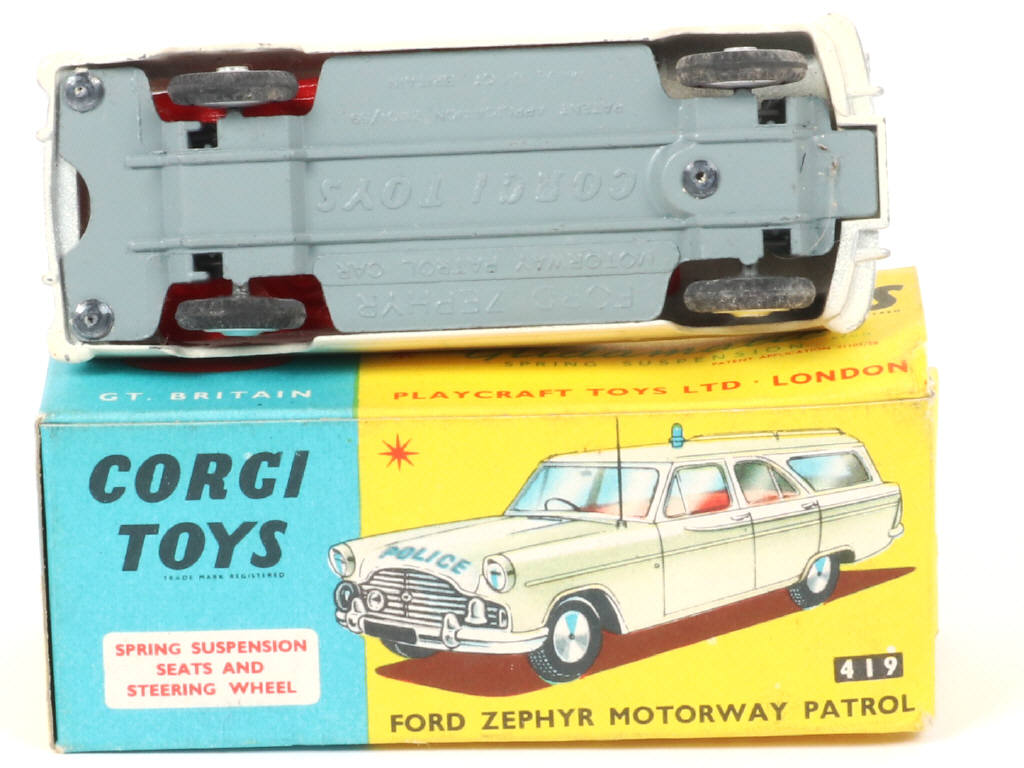 Lot 88 - CORGI TOYS (GB) (1)