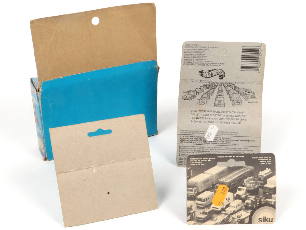 Lot 37 - DIVERS (4)