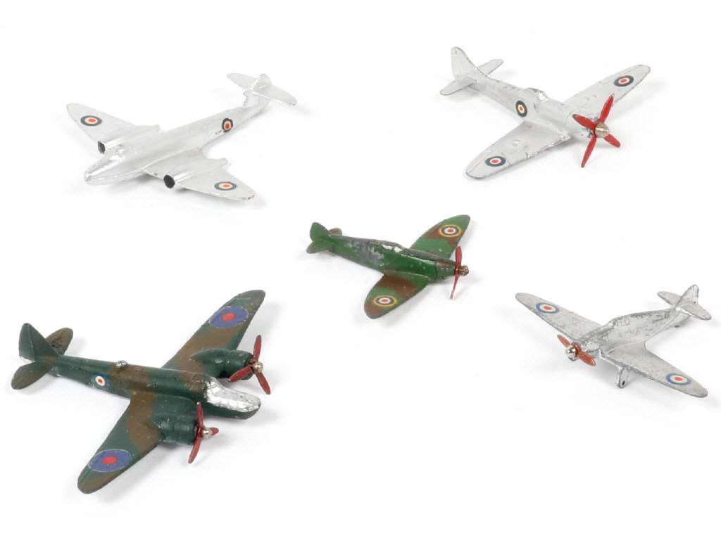 Lot 181 - DINKY TOYS (GB) (5)