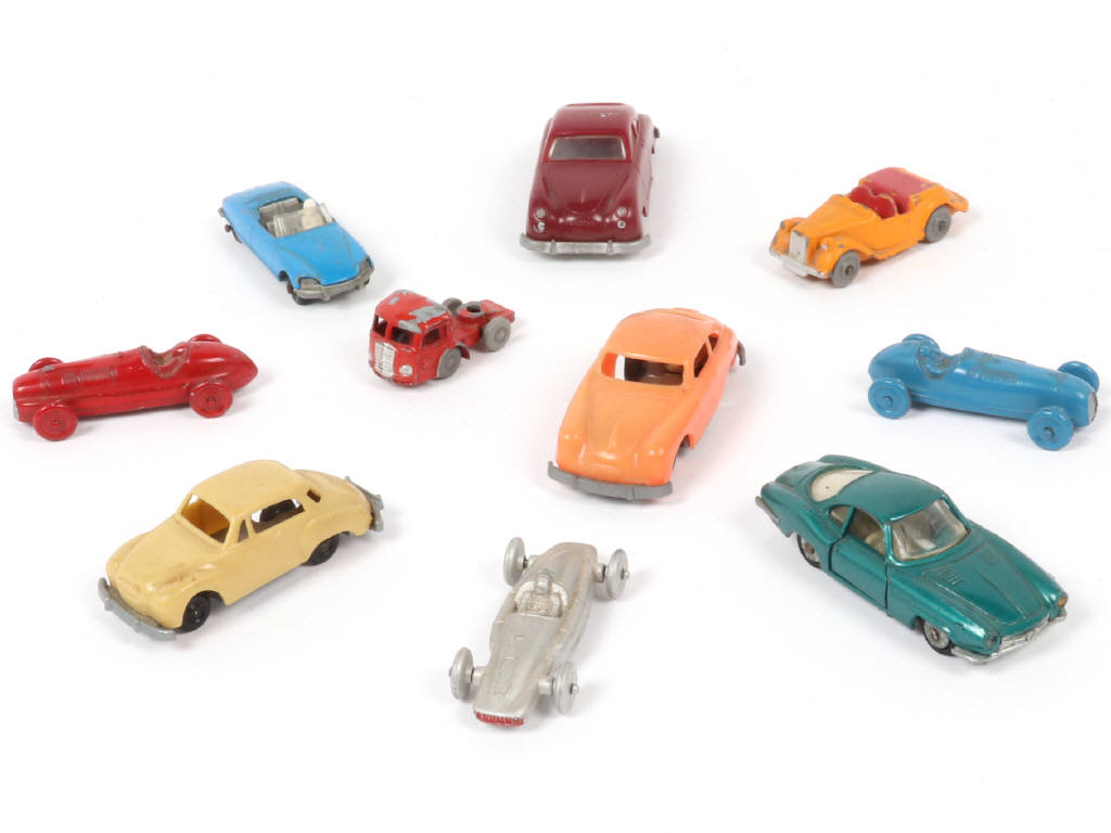 Lot 44 - DIVERS (10)