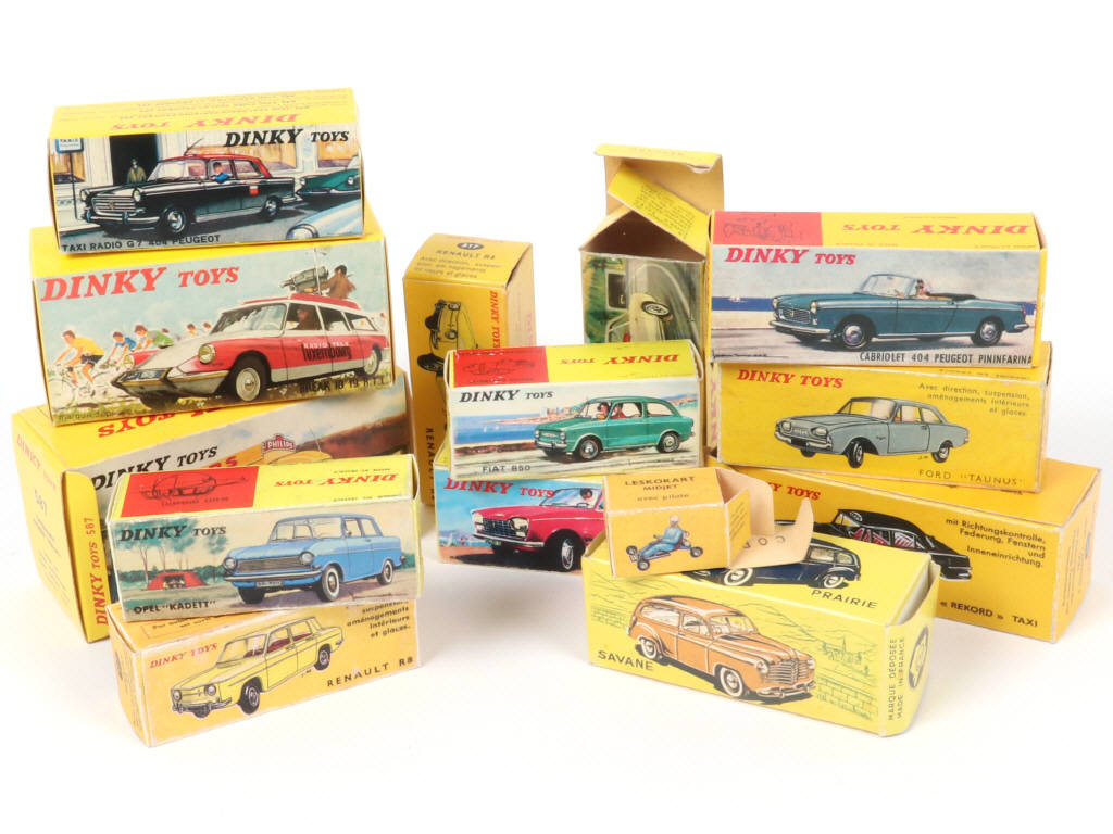 Lot 45 - DIVERS (11)
