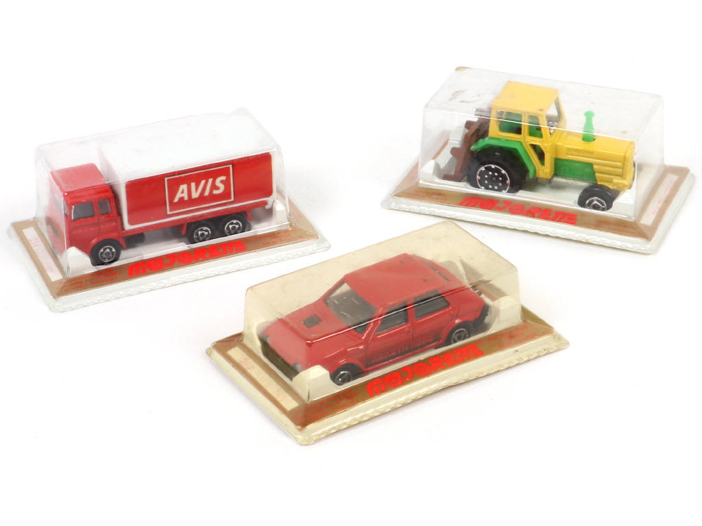 Lot 42 - MAJORETTE (FRANCE) (3)