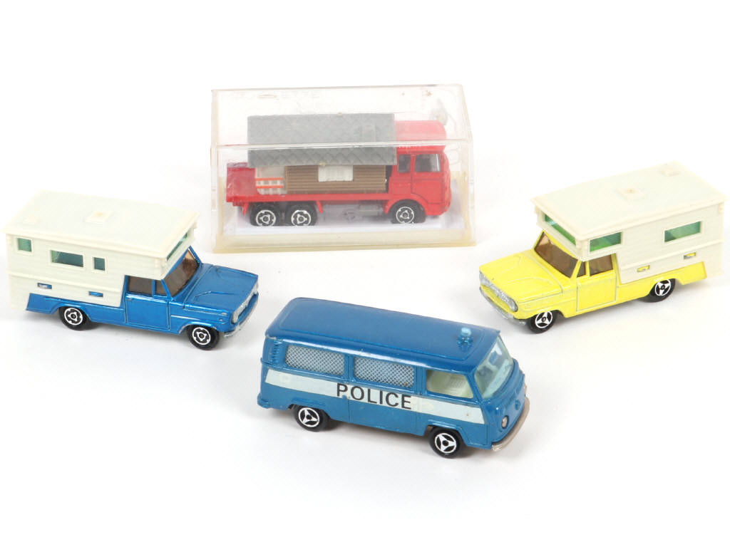 Lot 50 - MAJORETTE (FRANCE) (4)