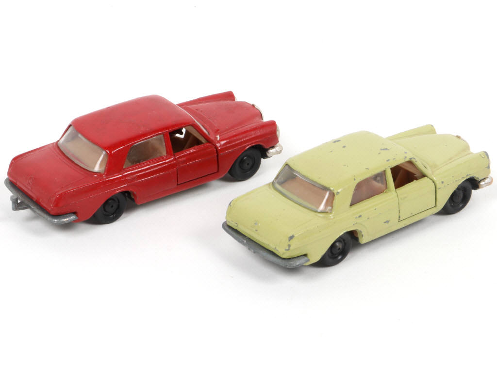 Lot 39 - MAJORETTE (FRANCE) (2)