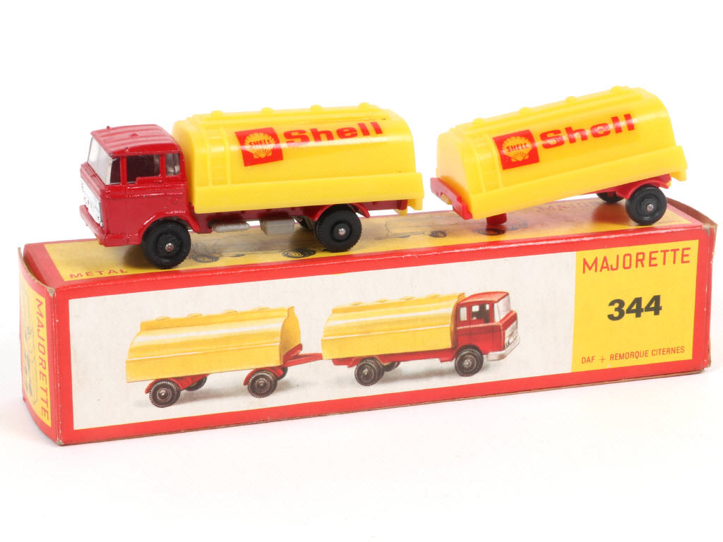 Lot 28 - MAJORETTE (FRANCE) (1)
