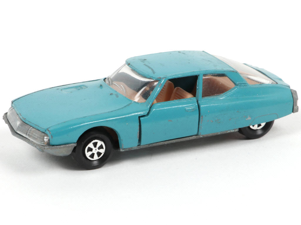 Lot 17 - MAJORETTE (FRANCE) (1)