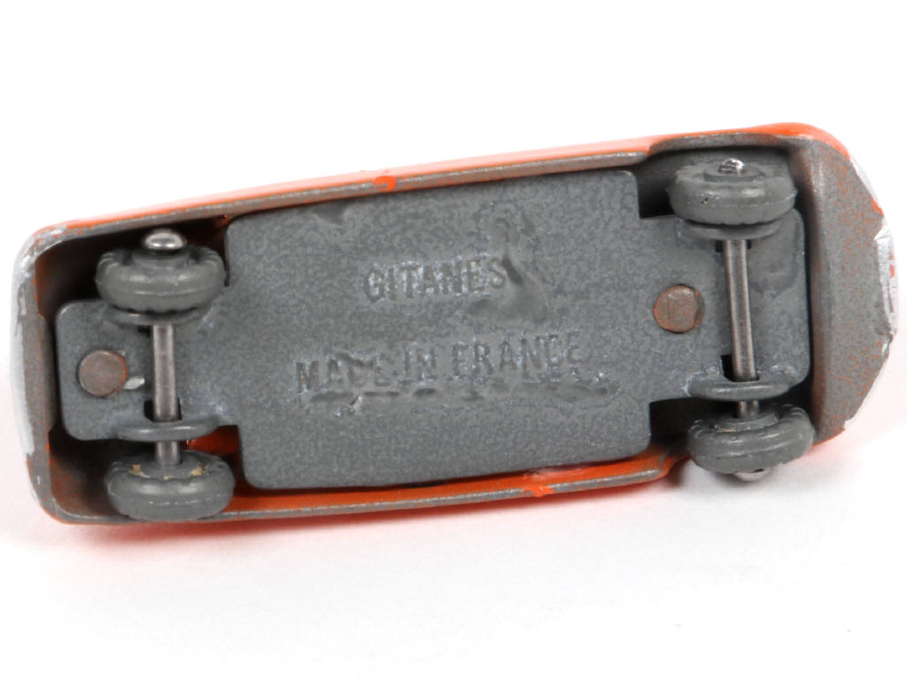 Lot 84 - GITANES (FRANCE) (1)