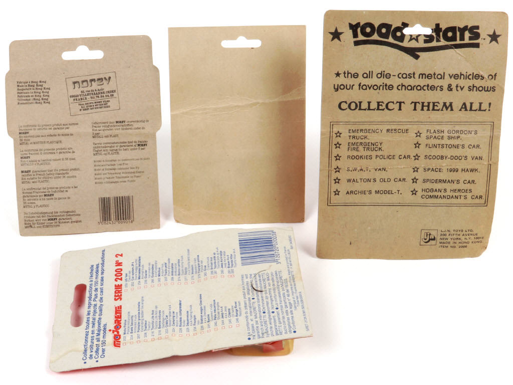 Lot 226 - DIVERS (5)