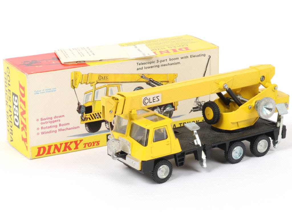 Lot 114 - DINKY TOYS (GB) (1)
