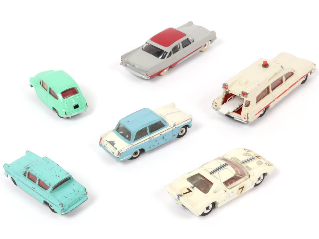 Lot 134 - DINKY TOYS (GB) (6)