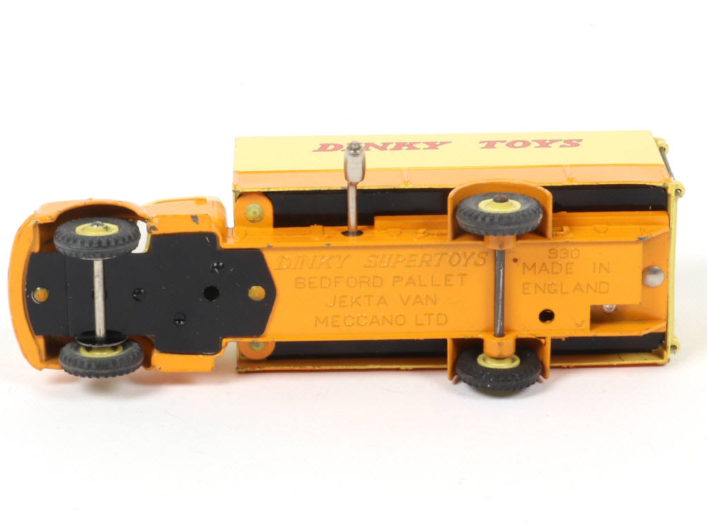 Lot 108 - DINKY TOYS (GB) (1)