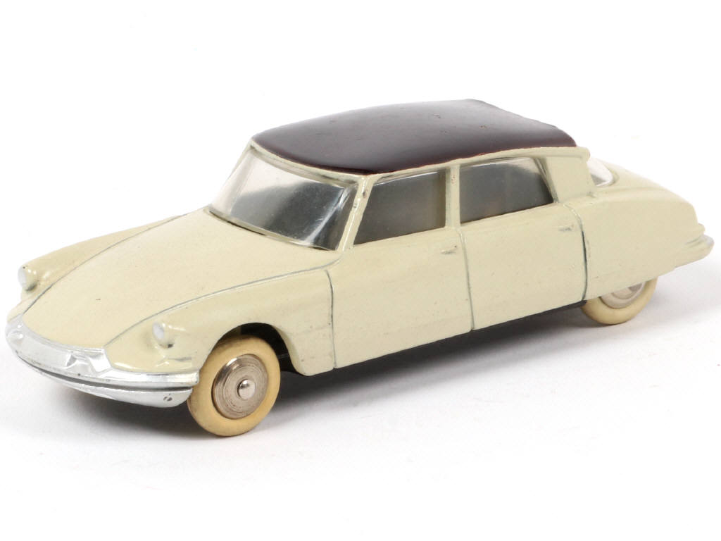 Lot 148 - DINKY TOYS (FRANCE) (1)