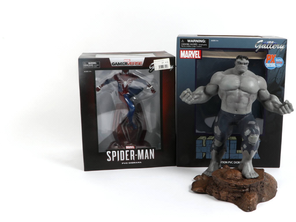 Lot 208 - DIAMOND SELECT TOYS (USA) (2)