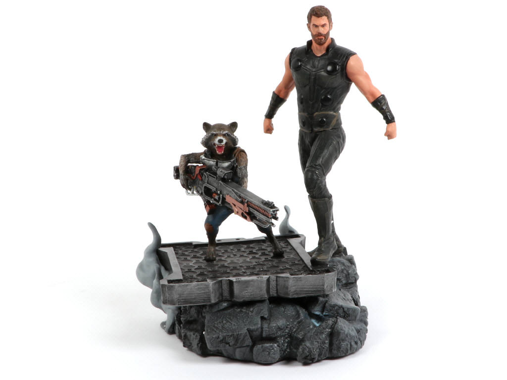 Lot 204 - DIAMOND SELECT TOYS (USA) (1)