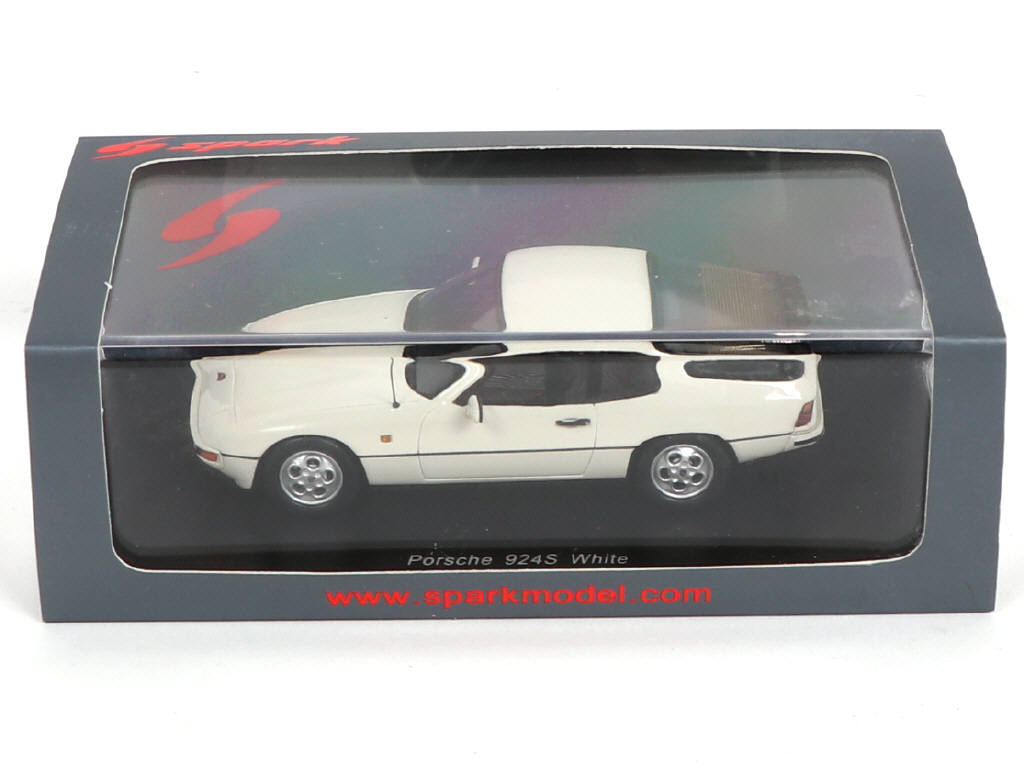 Lot 101 - SPARK (MACAU) (1)