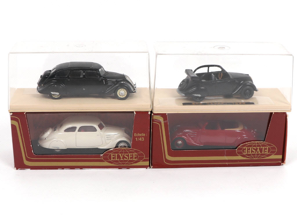 Lot 60 - DIVERS (4)