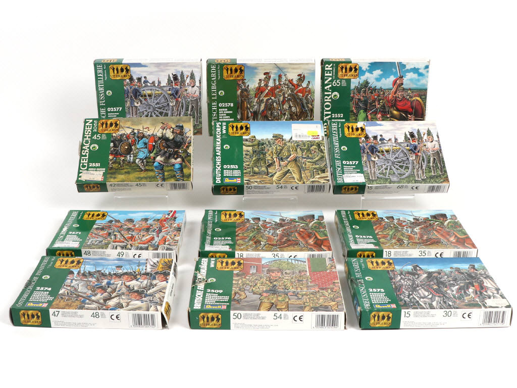 Lot 16 - REVELL (ALLEMAGNE) (12)