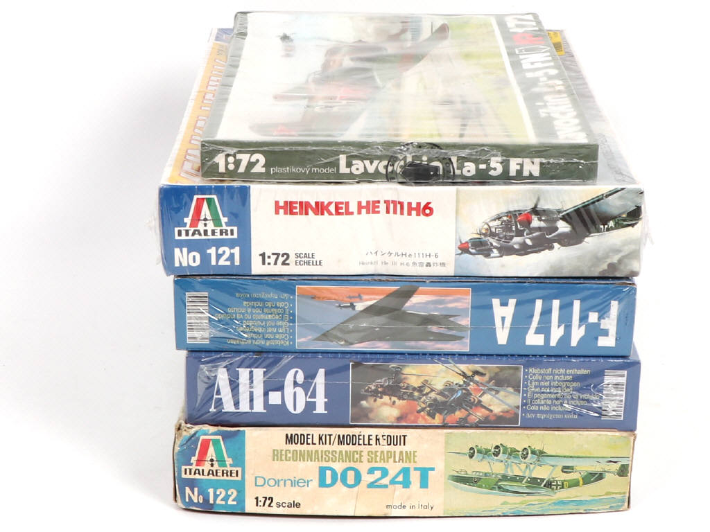 Lot 21 - DIVERS (5)