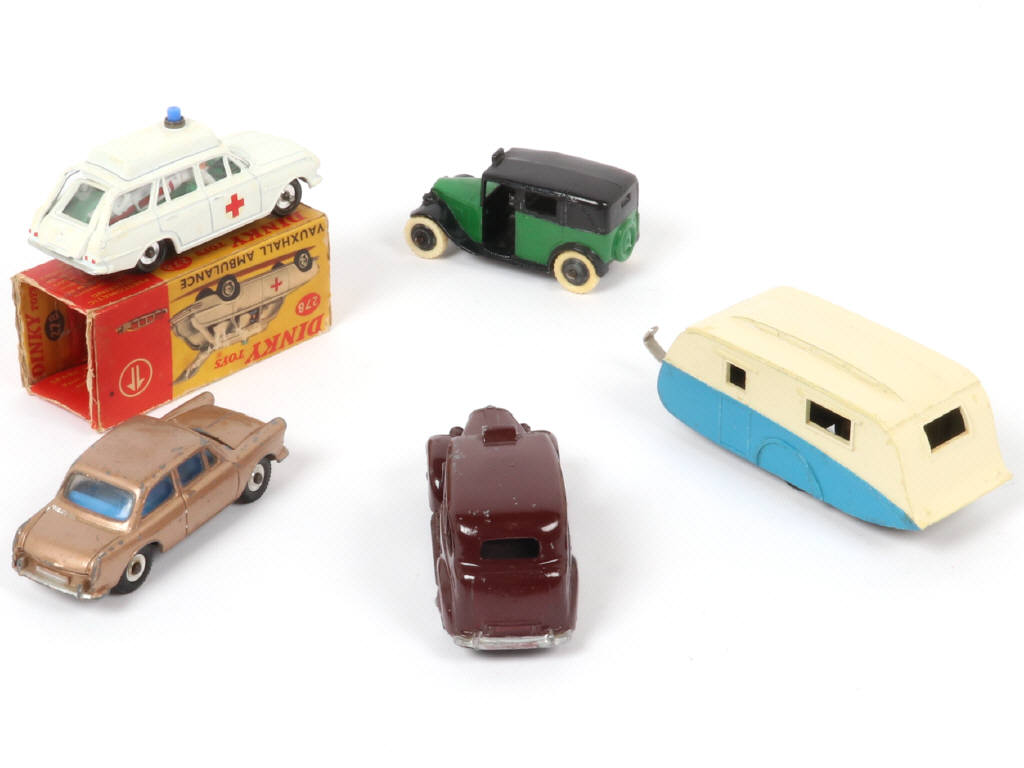 Lot 186 - DINKY TOYS (GB) (5)