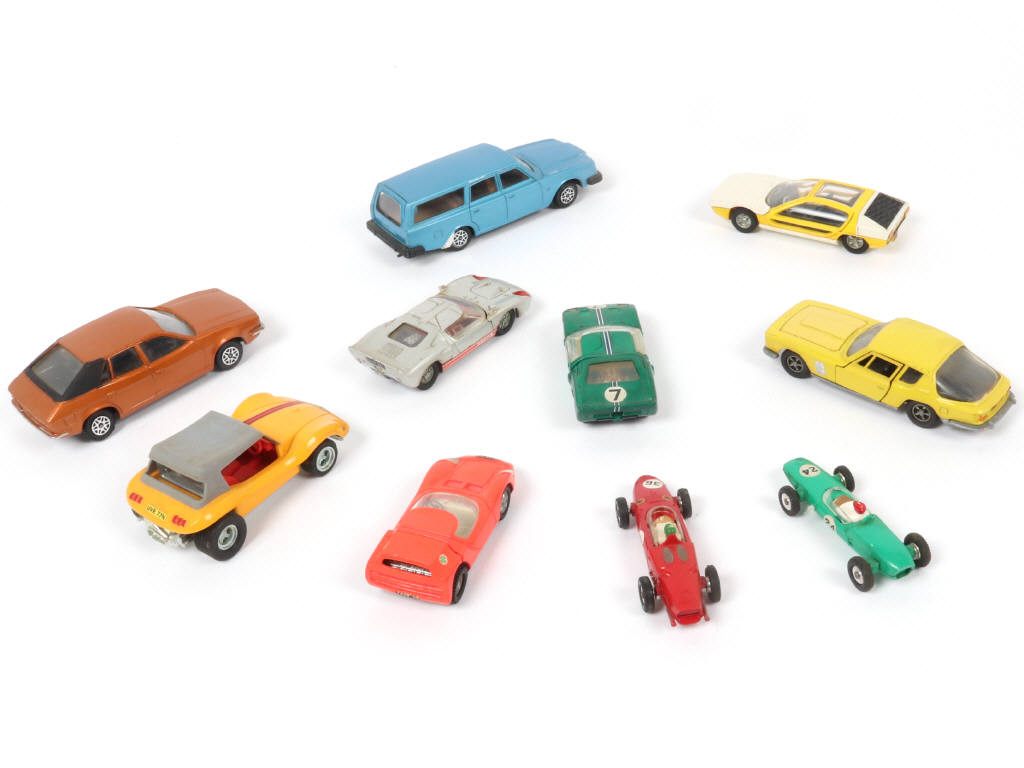 Lot 207 - DINKY TOYS (GB) (10)