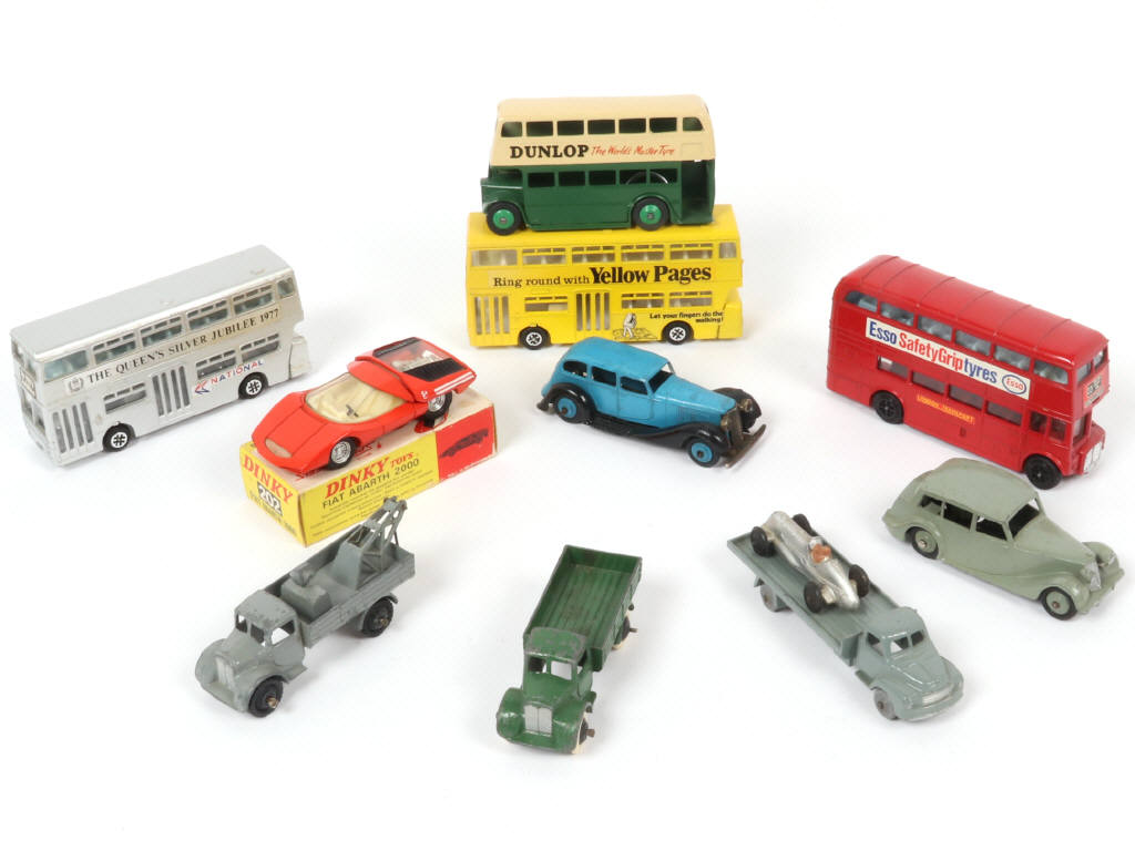 Lot 209 - DINKY TOYS (GB) (11)